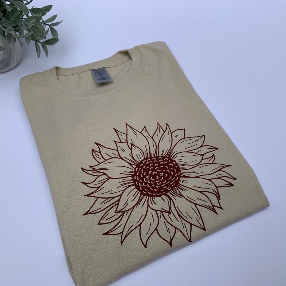 Sunflower Gildan Soft style Cream Tee, size S, M & XL, new with tag